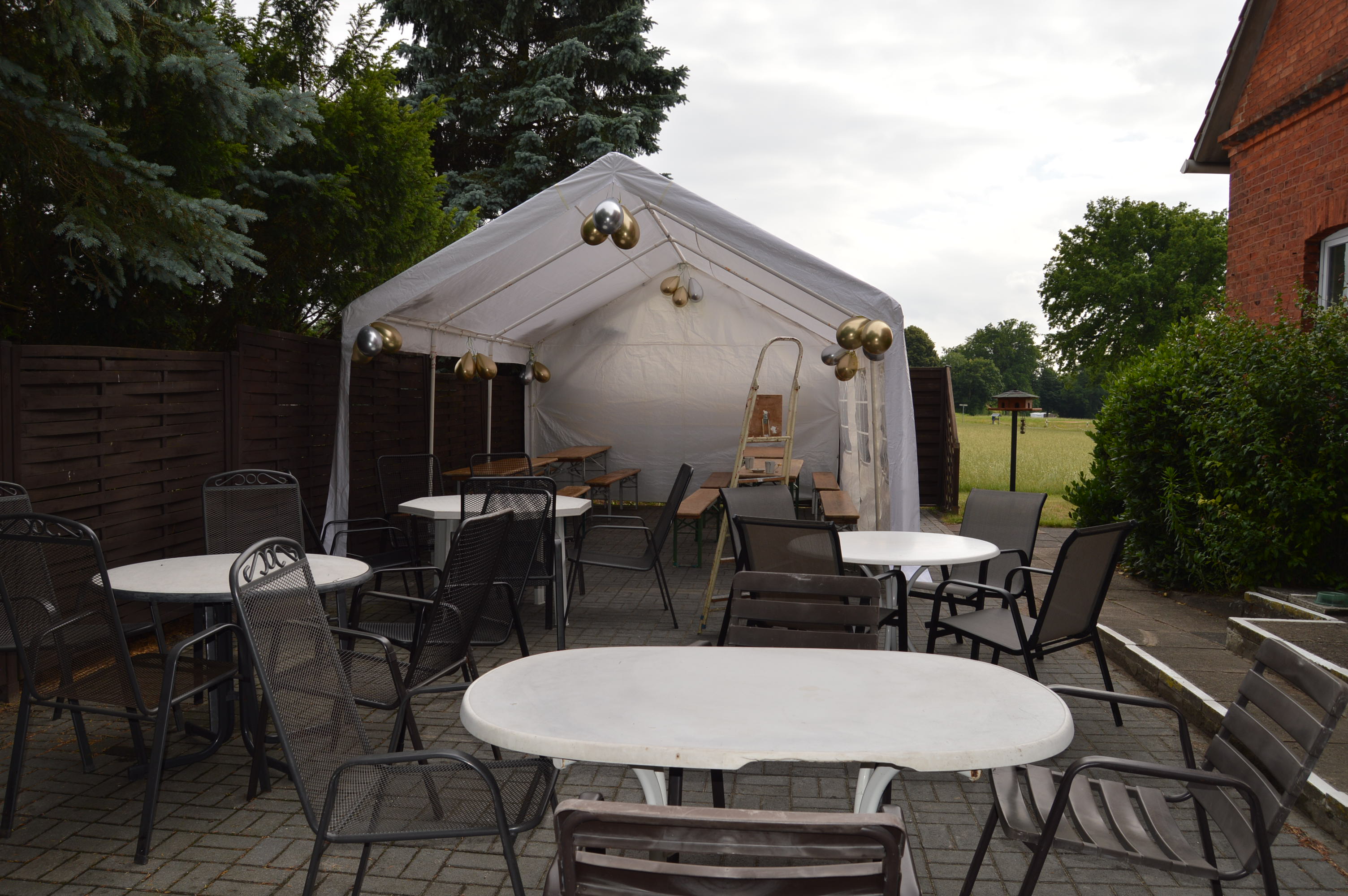 Außenanlage im Aufbau